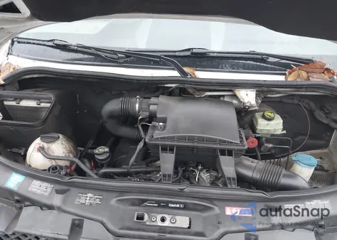 2011 Mercedes-Benz Sprinter 2500 High Roof из США, поврежденный, VIN WD3PE8CB1B5569256